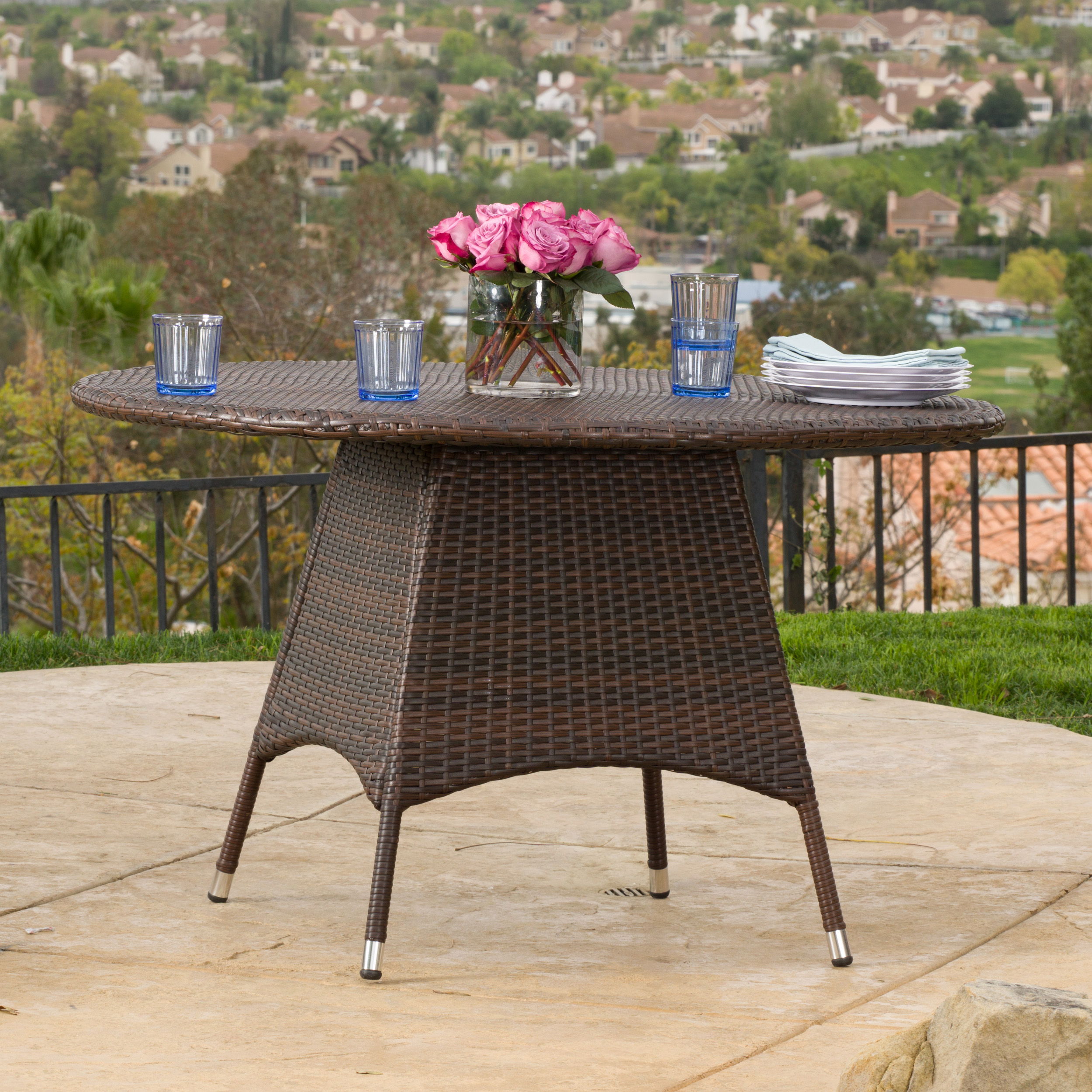 CORSICA RD DINING TABLE – Outdoor Furniture Dining recenzja i cena
